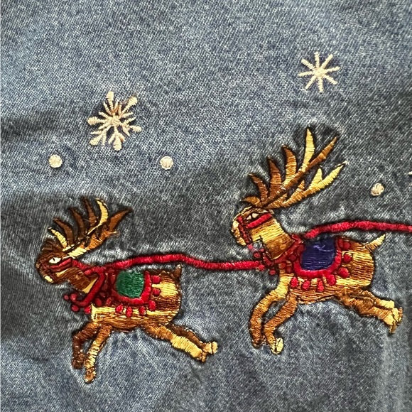 Vintage Women’s Christmas Holiday Denim Embroidered Velvet Button Down Shirt - Picture 3 of 5